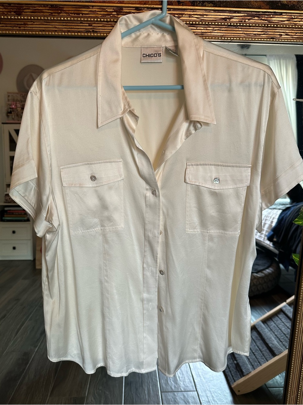 Chico's Cream Short Sleeve Button-Front Blouse